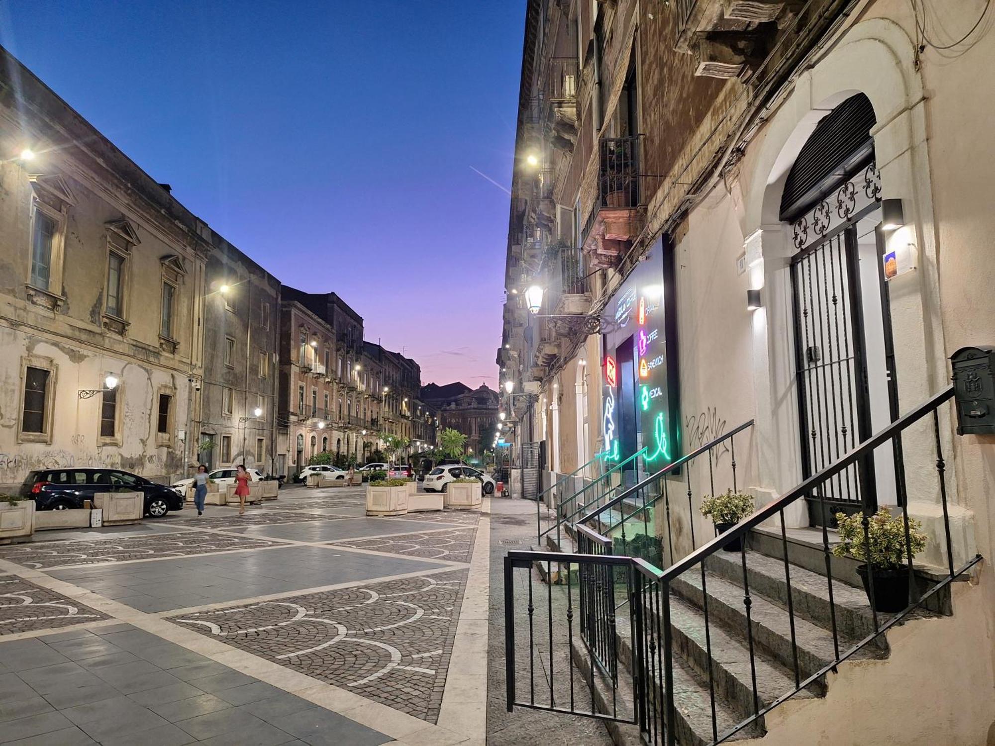 Casa Vacanze Al Teatro Catane Extérieur photo